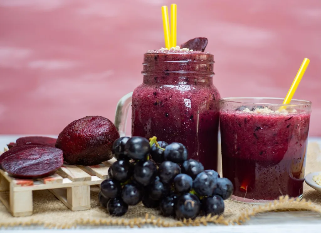 suco de beterraba com uvas.