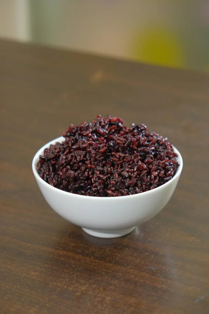 Tigela de arroz vermelho