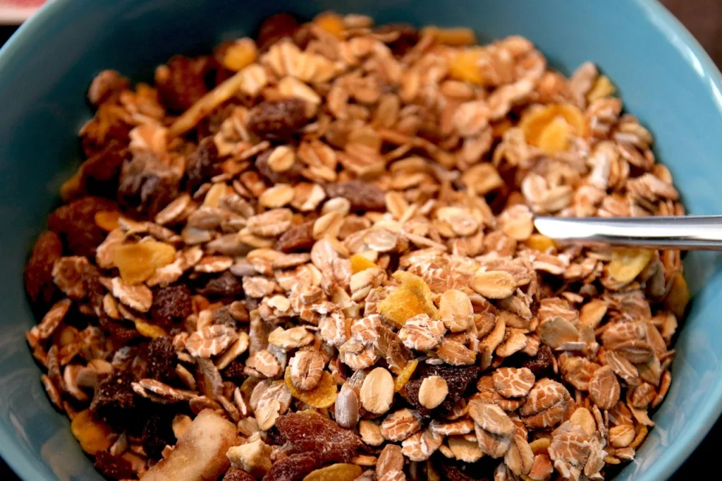 tigela com alimentos ricos em fibra.